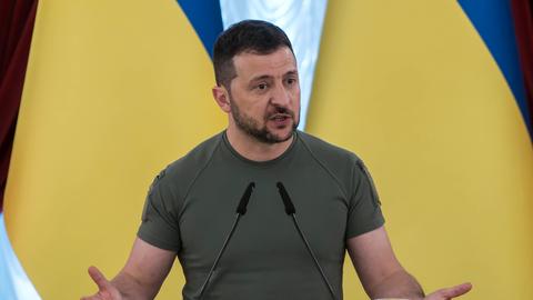 Der ukrainische Präsident Selenskyj in Nahaufnahme.