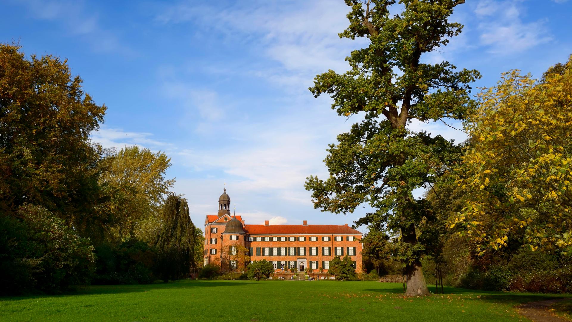 Schloss und Schlosspark Eutin, Schleswig-Holstein. Schloss und Schlosspark Eutin, Schleswig-Holstein.