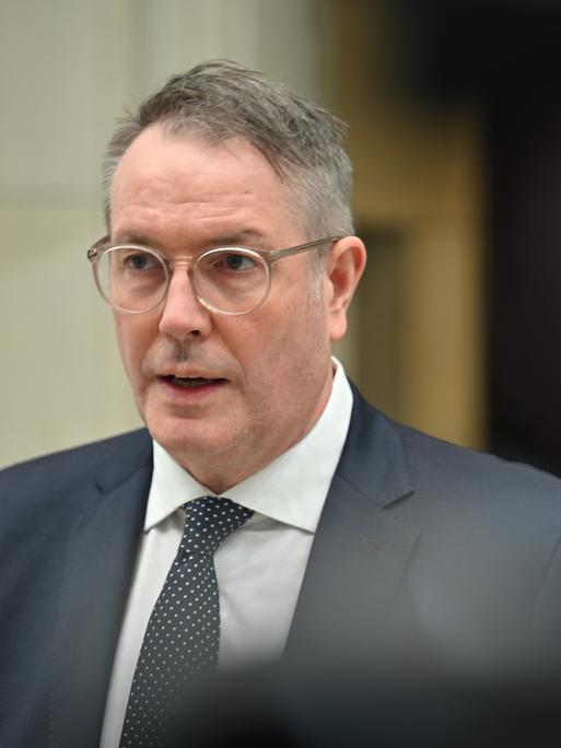 Berlin: Der rheinland-pfälzische Ministerpräsident Alexander Schweitzer (SPD) gibt ein Statement ab. Berlin: Der rheinland-pfälzische Ministerpräsident Alexander Schweitzer (SPD) gibt ein Statement ab.