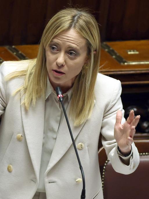 Italiens Ministerpräsidentin Giorgia Meloni im Parlament