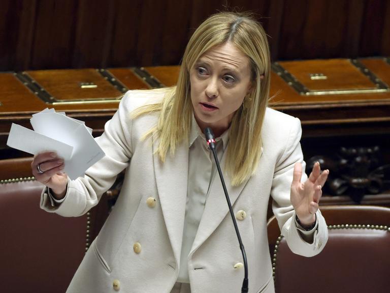 Italiens Ministerpräsidentin Giorgia Meloni im Parlament