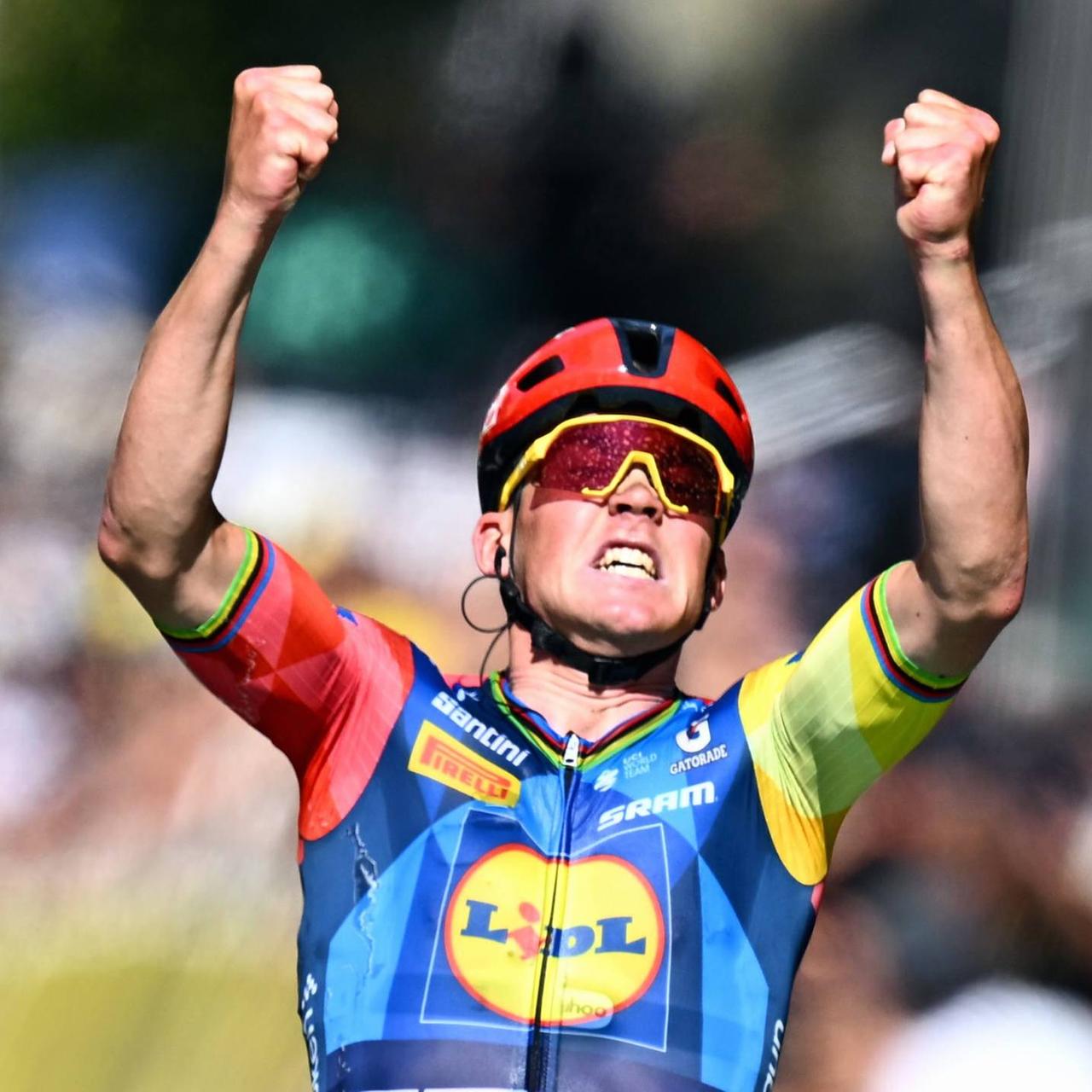 Der Däne Mads Pedersen vom Team Lidl-Trek, hier beim Überqueren der Ziellinie der 4. Etappe der Tour de France 2026.