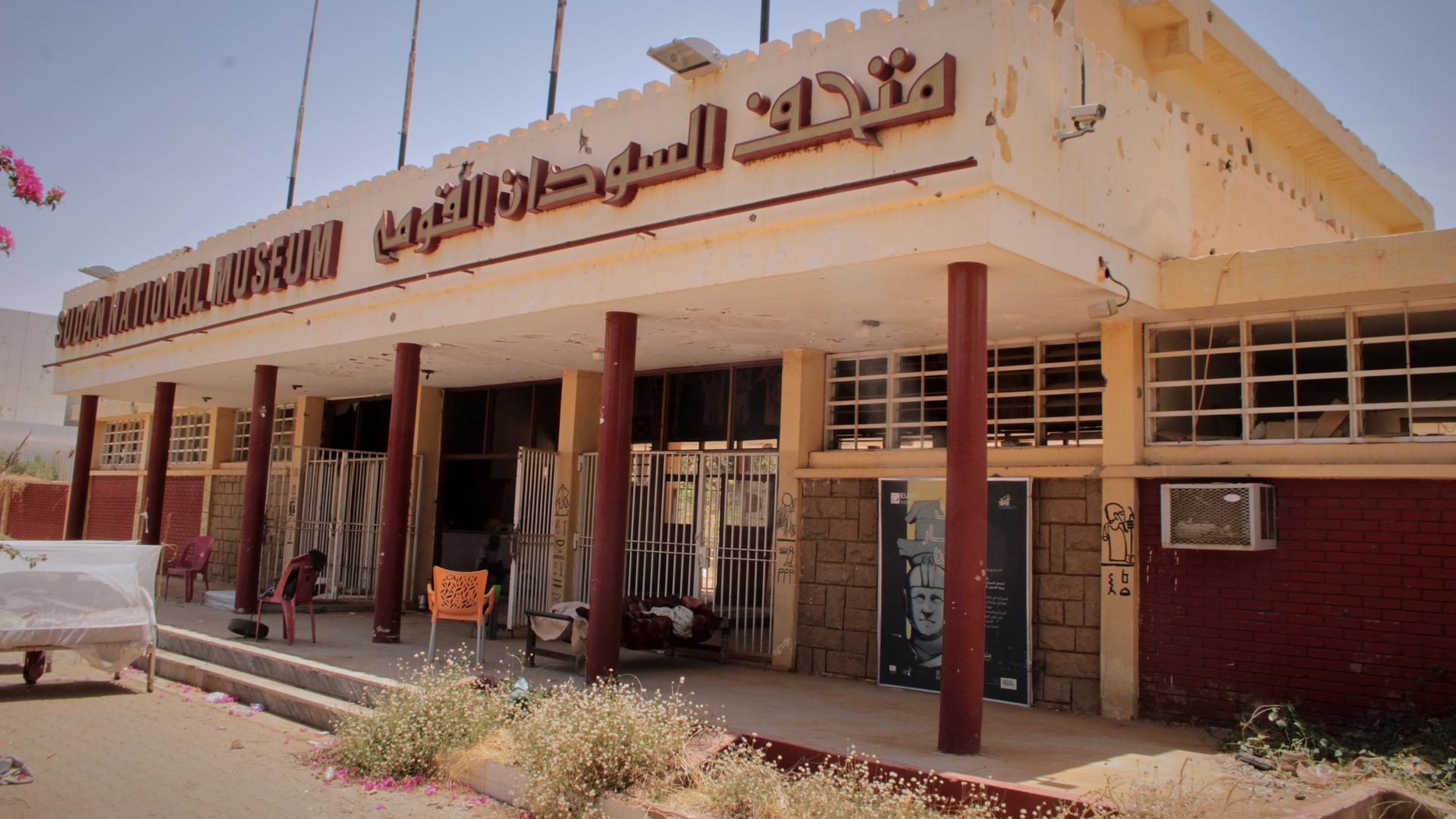 Das Bild zeigt das beschädigte Nationalmuseum des Sudans am 3. April 2025
