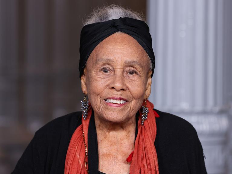 Betye Saar auf der Art + Film Gala 2025 in Los Angeles. 