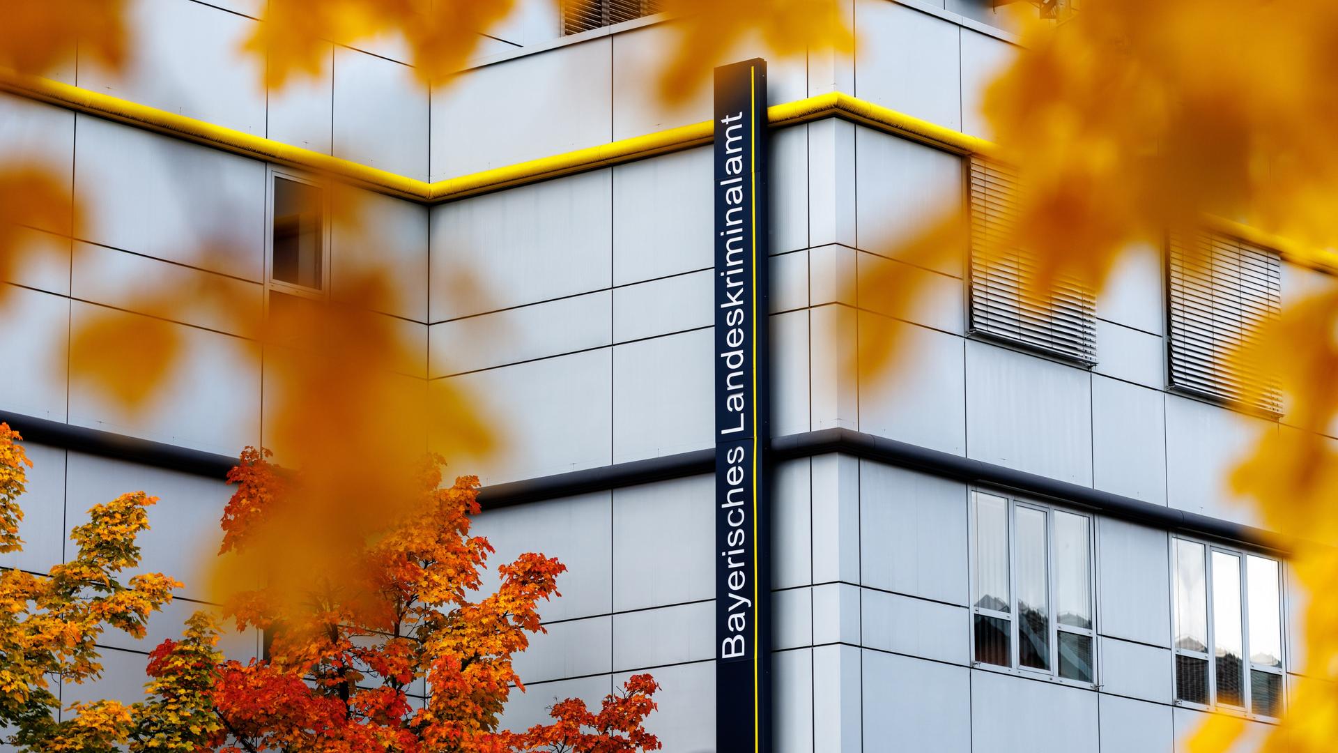 Außenansicht des bayerischen Landeskriminalamtes (BLKA) in München (Bayern). Außenansicht des bayerischen Landeskriminalamtes (BLKA) in München (Bayern).