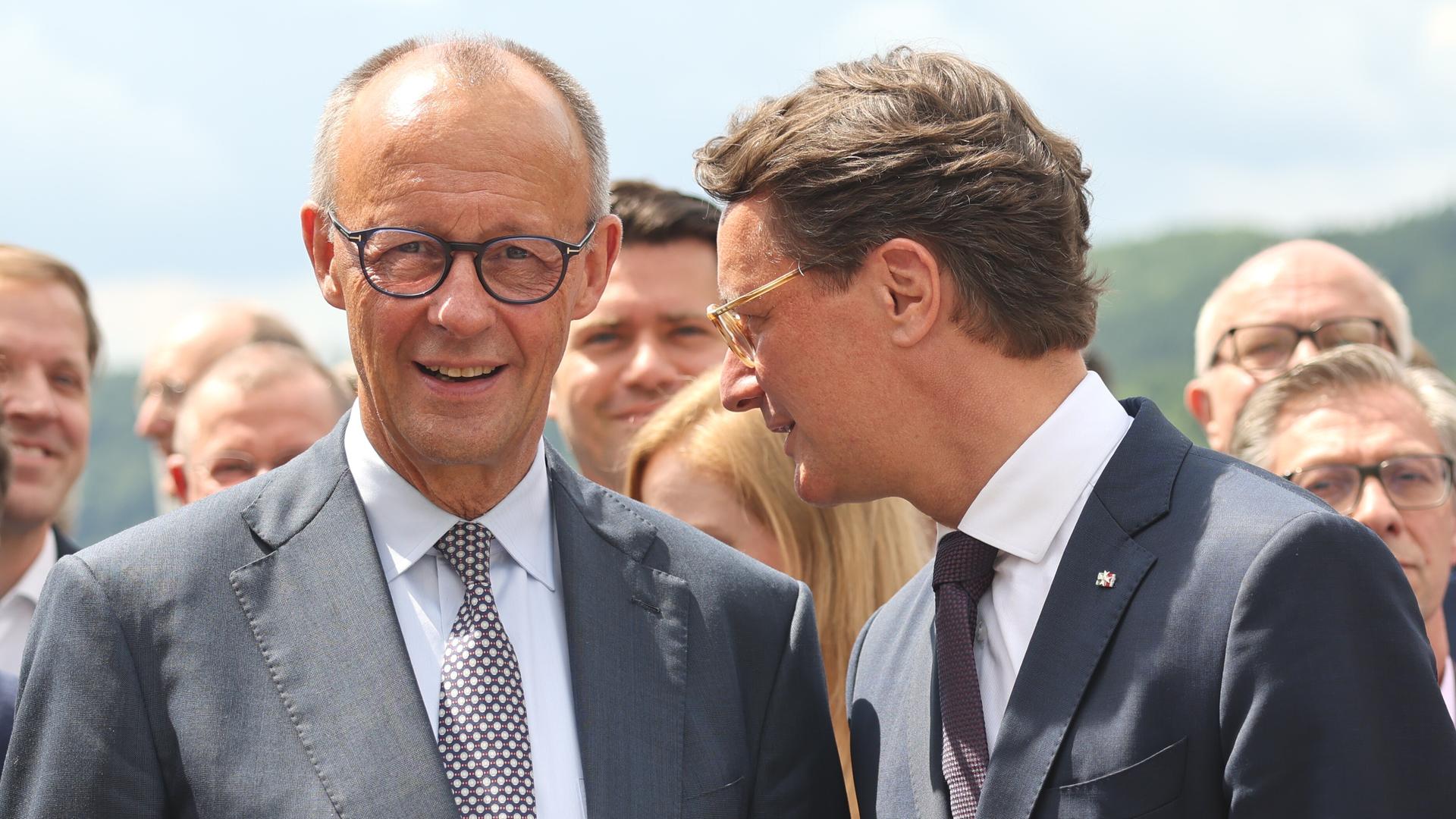 Bundeskanzler Friedrich Merz und NRW-Ministerpräsident Hendrik Wüst im Gespräch