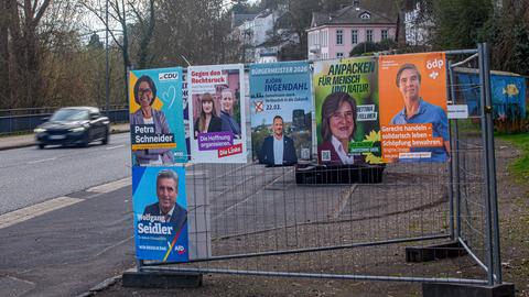 Wahlplakate zur Landtagswahl am 22. März 2026 in Rheinland-Pfalz