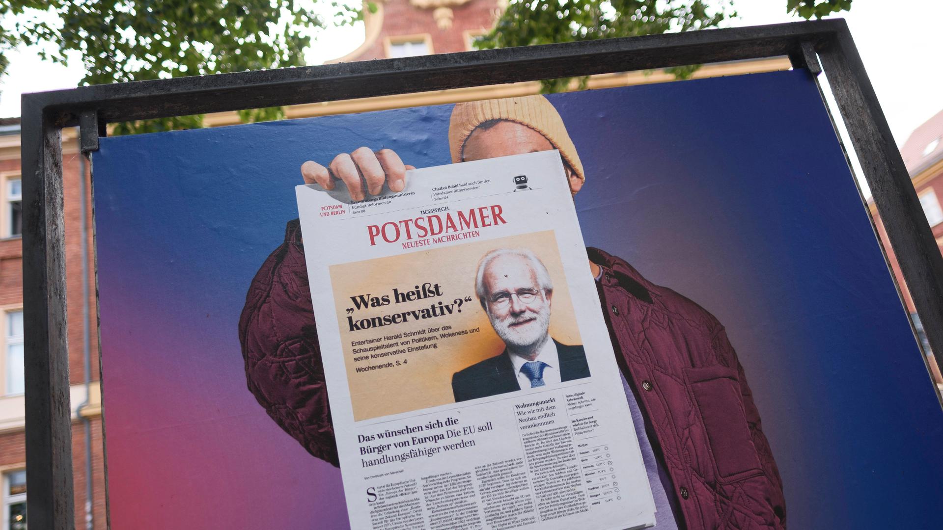 Werbung für den Tagesspiegel, die "Potsdamer Neueste Nachrichten". Harald Schmidt auf dem Titelbild mit der Zeile: "Was heisst konservativ?", Potsdam, 06.07.2024.