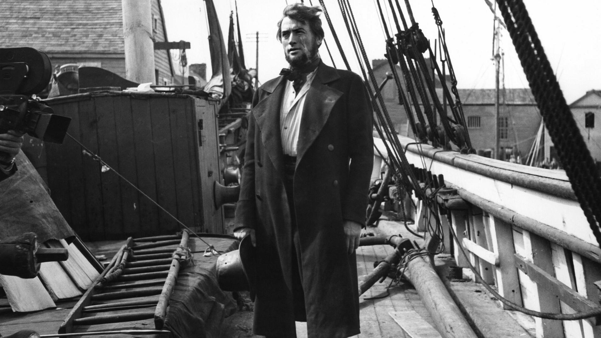 Moby Dick (Moby Dick, GB 1956, Regie: John Huston) Gregory Peck als Kapitän Ahab an Deck mit Holzbein 