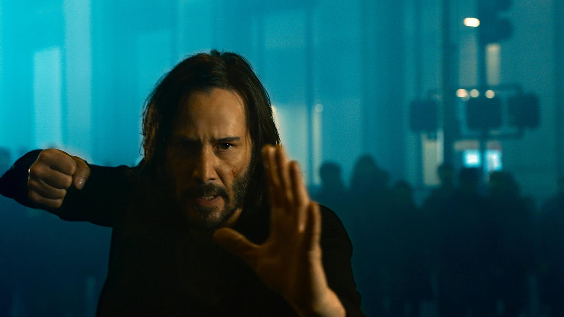 Szene aus Matrix 4 mit Keanu Reeves. Szene aus Matrix 4 mit Keanu Reeves.