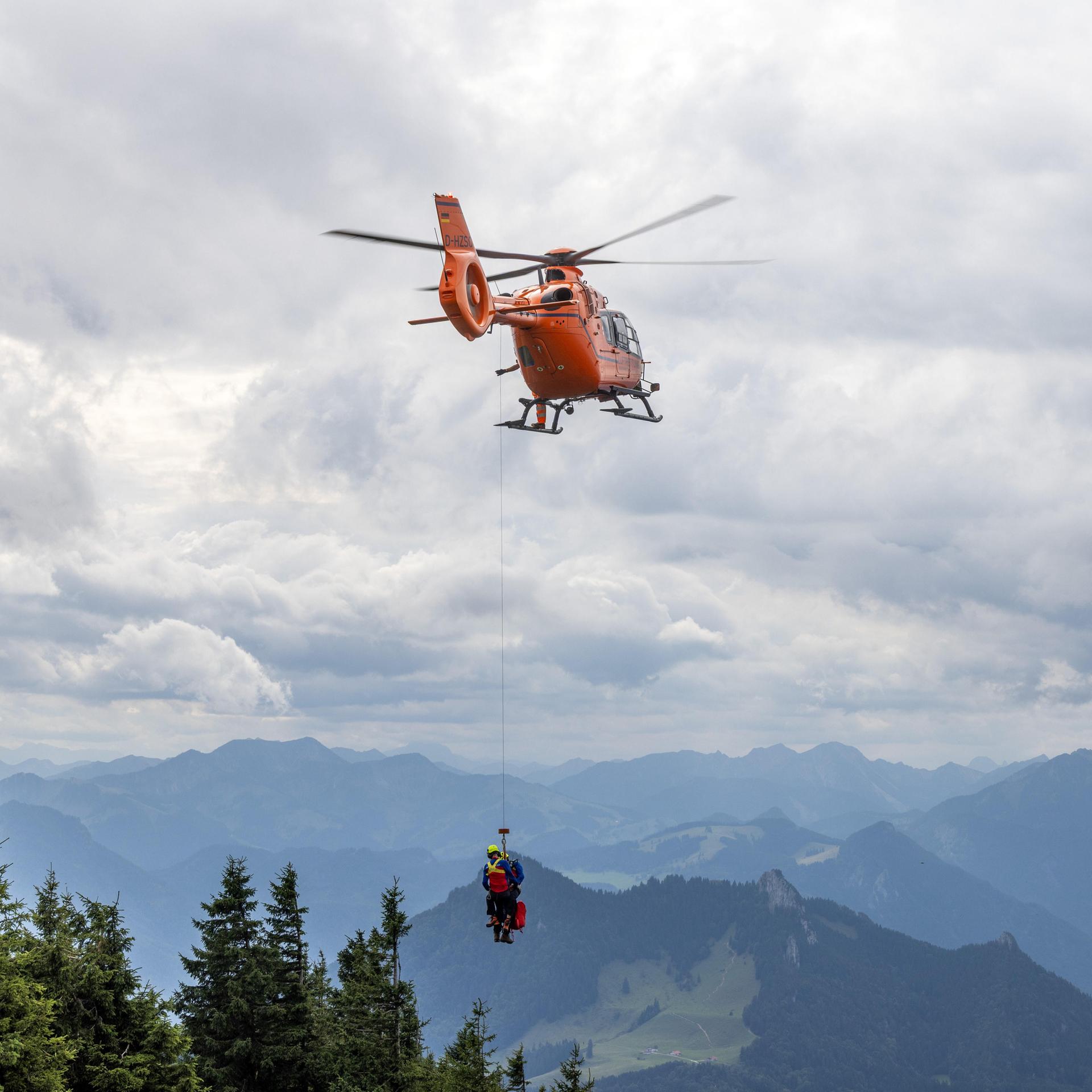 Alpen - Warum die Bergrettung immer mehr gefordert ist Alpen - Warum die Bergrettung immer mehr gefordert ist
