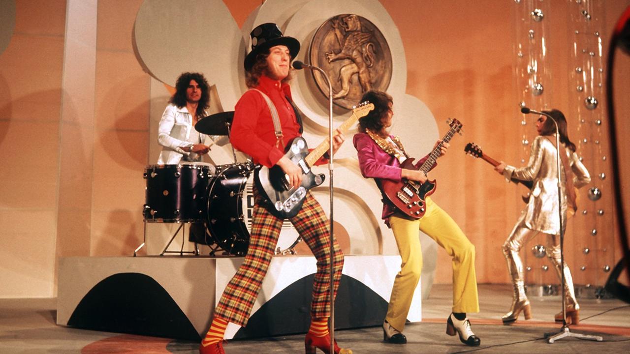 Die britische Glam-Rock-Gruppe Slade im Oktober 1972 während eines Auftritts bei Radio Luxemburg. [dpabilderarchiv]