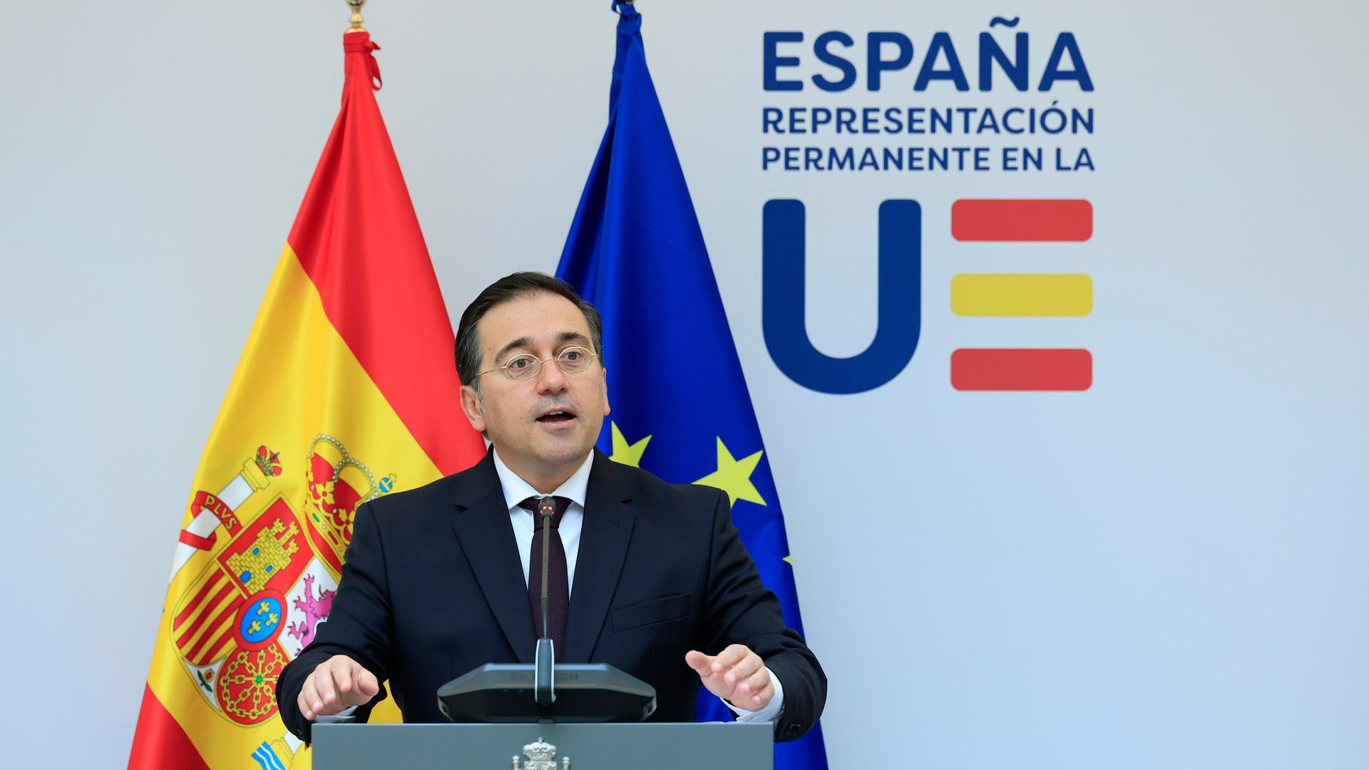 Der spanische Außenminister Jose Manuel Albares Bueno spricht auf einer Pressekonferenz in Brüssel. Der spanische Außenminister Jose Manuel Albares Bueno spricht auf einer Pressekonferenz in Brüssel.