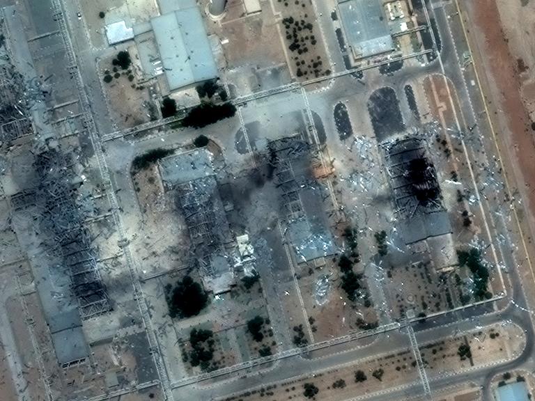 Ein von Maxar Technologies zur Verfügung gestelltes Satellitenbild zeigt eine Nahaufnahme der Atomanlage nahe der iranischen Stadt Isfahan nach den US-Angriffen am 22. Juni 2025.