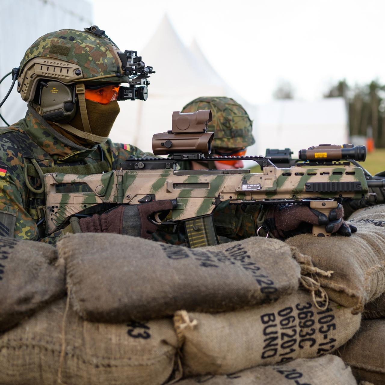 Soldaten der Bundeswehr bei einer Übung in Munster, Niedersachsen.