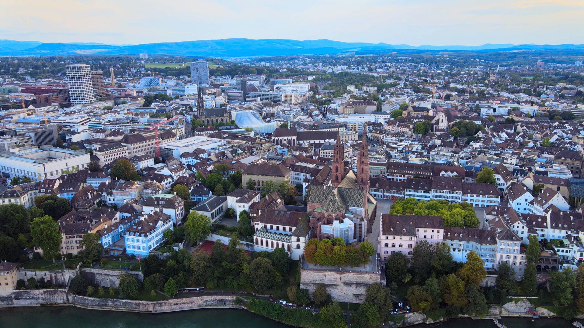 Blick von oben auf die Altstadt von Basel