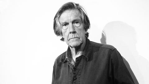 Porträt des Komponisten John Cage, ca. 1990.