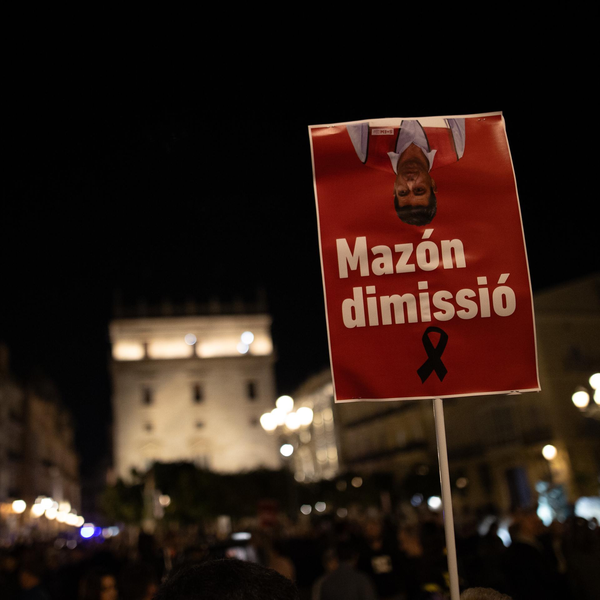 Flut in Valencia - Die große Wut auf den Regionalpräsidenten