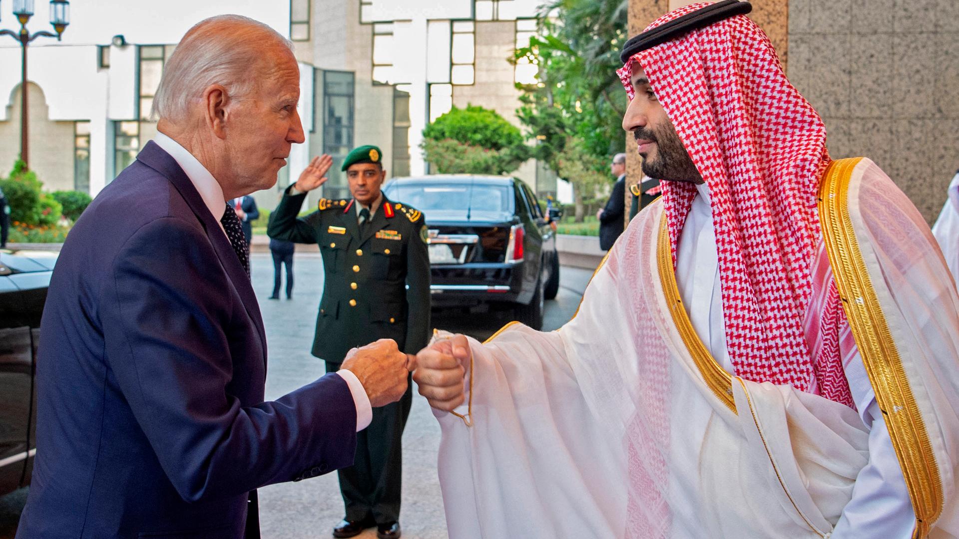 US-Präsident Biden wird von Kronprinz Mohammed bin Salman in Dschidda empfangen.