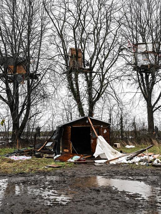Protest-Baumhäuser in Lützerath bei der Räumung des Dorfes am 12. Januar 2023.