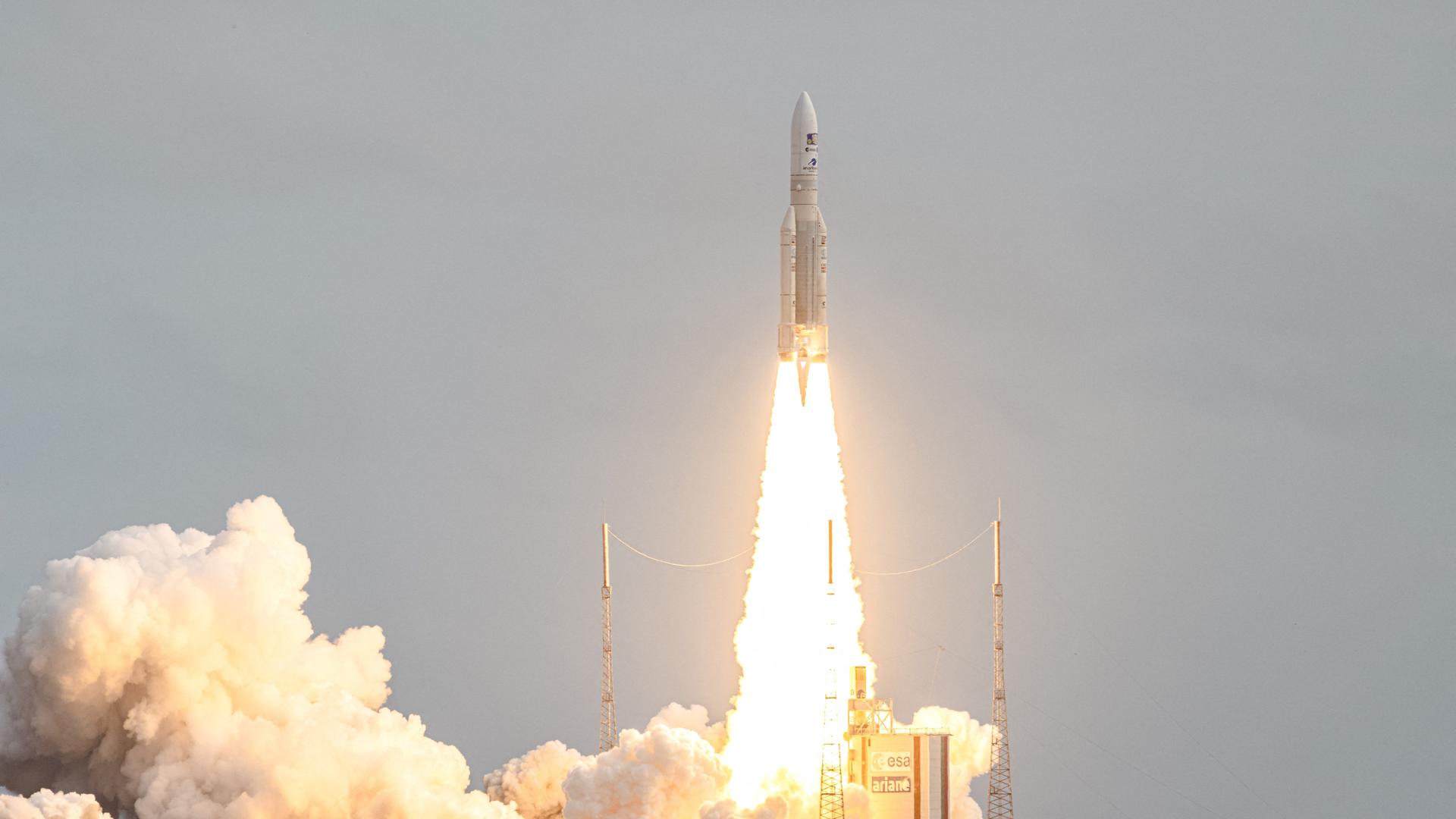 Der Start der Ariane 5, die die Raumsonde Juice zum Jupiter bringen soll (14.04.2023)