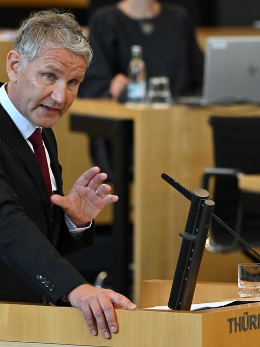 Björn Höcke, AfD-Fraktionschef, spricht im Thüringer Landtag. 
