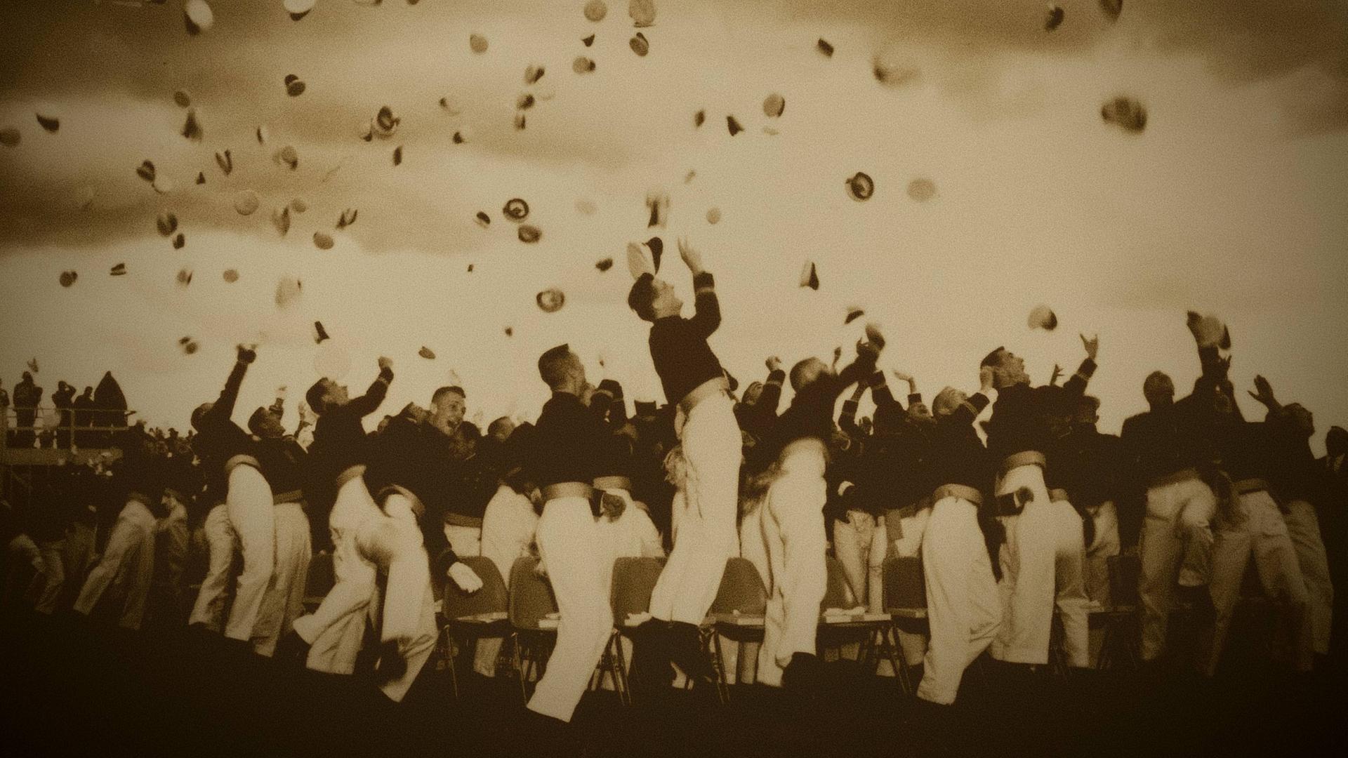Eine Militärakademie feiert Graduation Day. Eine Militärakademie feiert Graduation Day.