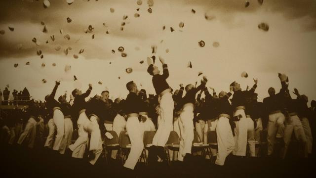 Eine Militärakademie feiert Graduation Day.