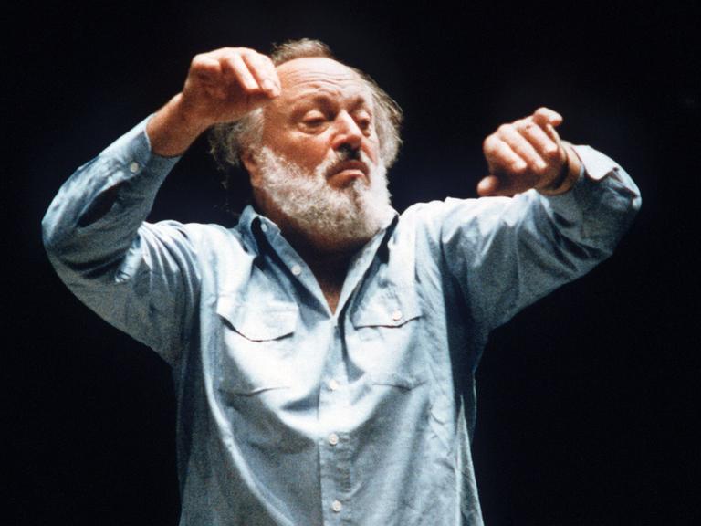 Gewandhauskapellmeister Kurt Masur während der Salzburger Osterfestspiele am 14. April 1990.