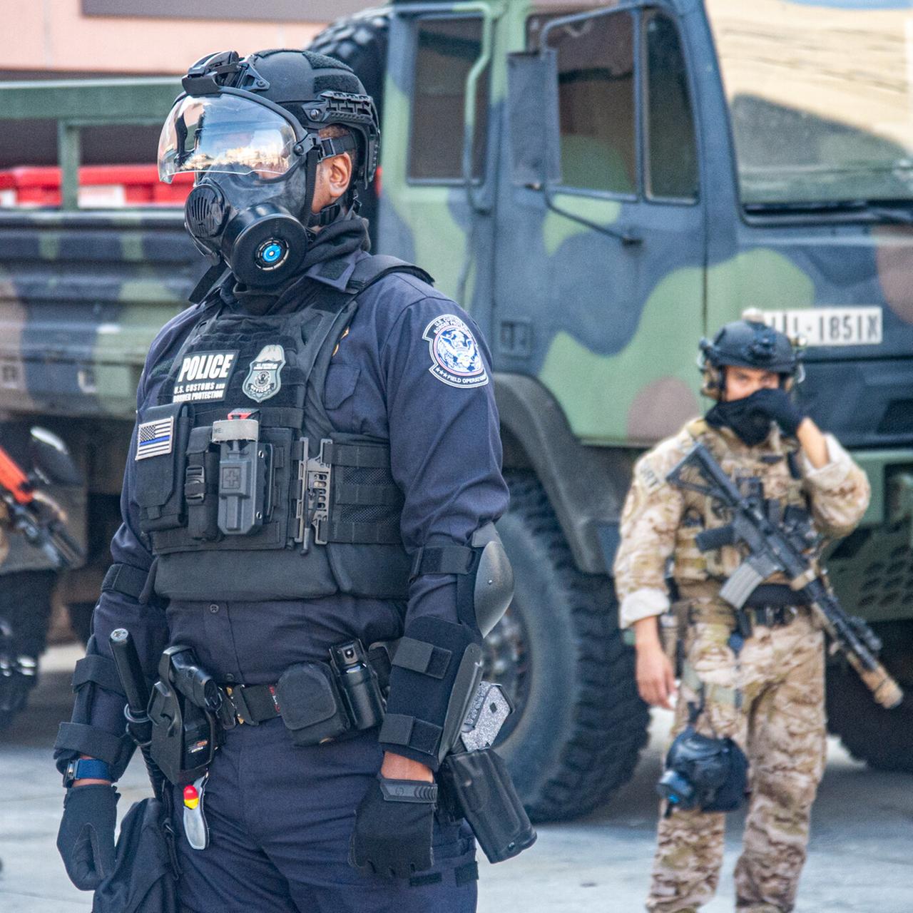 US-Grenzsoldaten und der Nationalgarde in Los Angeles 