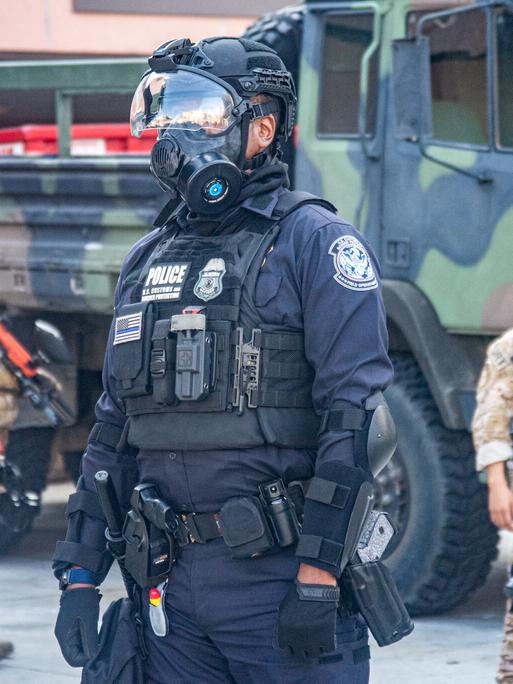 US-Grenzsoldaten und der Nationalgarde in Los Angeles 