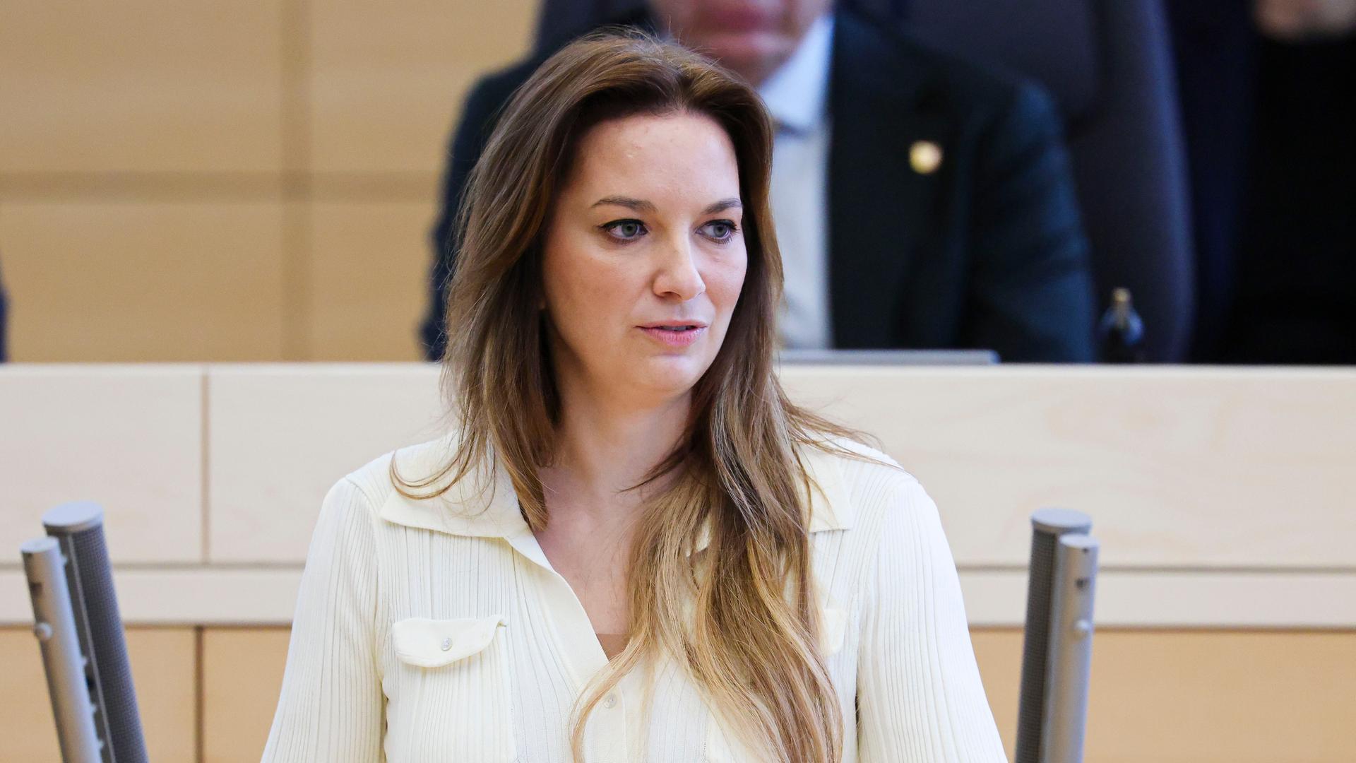 Magdalena Finke (CDU), Ministerin für Inneres, ländliche Räume und Integration in Schleswig-Holstein, spricht im Landtag in Kiel.