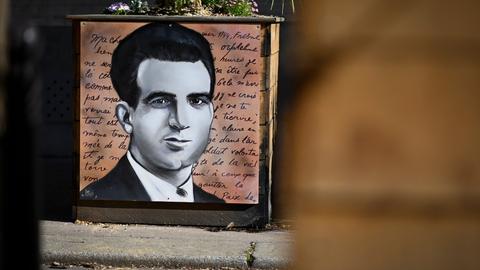 Fresko zu Ehren von Missak Manouchian im 20. Bezirk von Paris