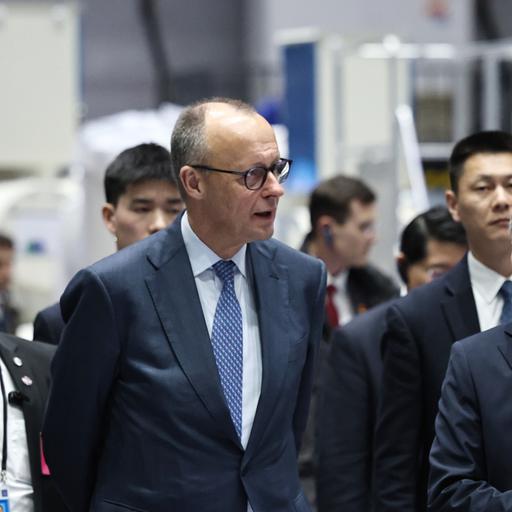 Bundeskanzler Merz besucht Siemens Energy in Hangzhou in China.