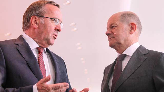 Kabinettssitzung: Die SPD-Politiker Boris Pistorius und Olaf Scholz.