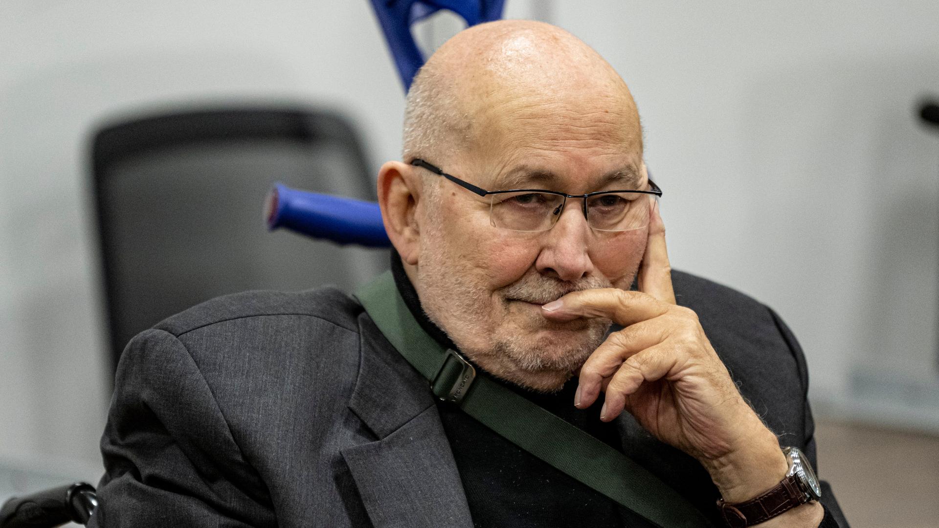 Horst Mahler, ehemaliger NPD-Anwalt, bei seinem Prozess wegen Volksverhetzung und Leugnung des Holocausts