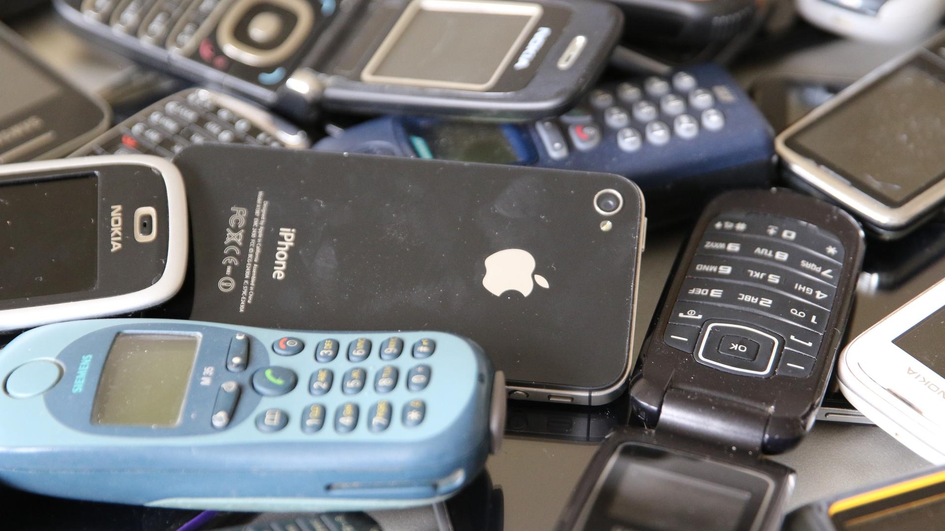 Ausrangierte Mobiltelefone