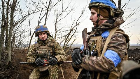 Ukrainische Soldaten an der Front, aufgenommen am 22.2.2024.