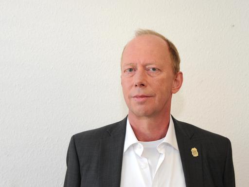 Der Jugendrichter und Autor Andreas Müller befürwortet seit Jahren die Legalisierung von Cannabis, aufgenommen am 11.10.2015 in Köln. Foto: Horst Galuschka/dpa