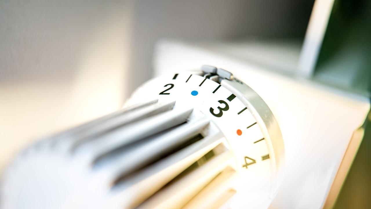 Der Regler einer Heizung in einem Haushalt.