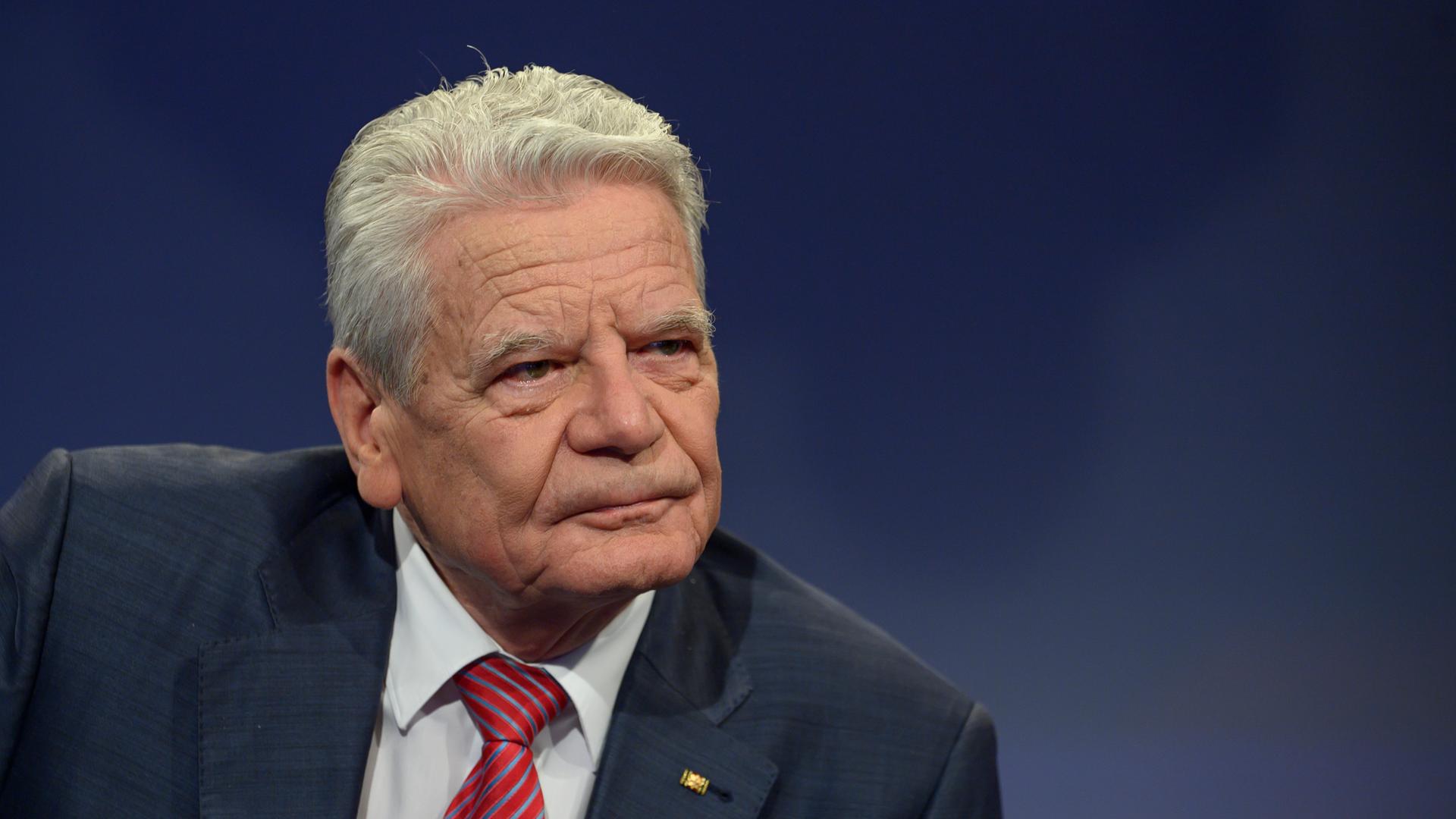  Porträt von Altbundespräsident Joachim Gauck bei einem TV-Termin im Mai 2023.