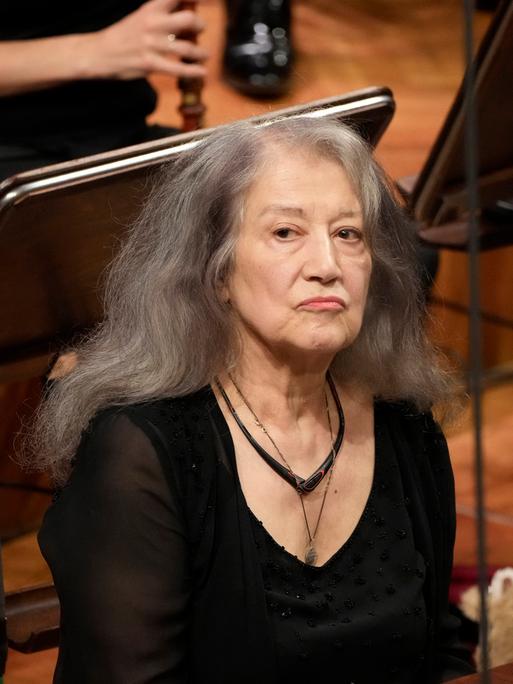 Martha Argerich spielt Werke von Ludwig van Beethoven während eines Galakonzerts zur Eröffnung des 2. Chopin-Wettbewerbs auf historischen Instrumenten in der Nationalphilharmonie in Warschau, Polen, am Donnerstag, dem 5. Oktober 2023. Martha Argerich spielt Werke von Ludwig van Beethoven während eines Galakonzerts zur Eröffnung des 2. Chopin-Wettbewerbs auf historischen Instrumenten in der Nationalphilharmonie in Warschau, Polen, am Donnerstag, dem 5. Oktober 2023.