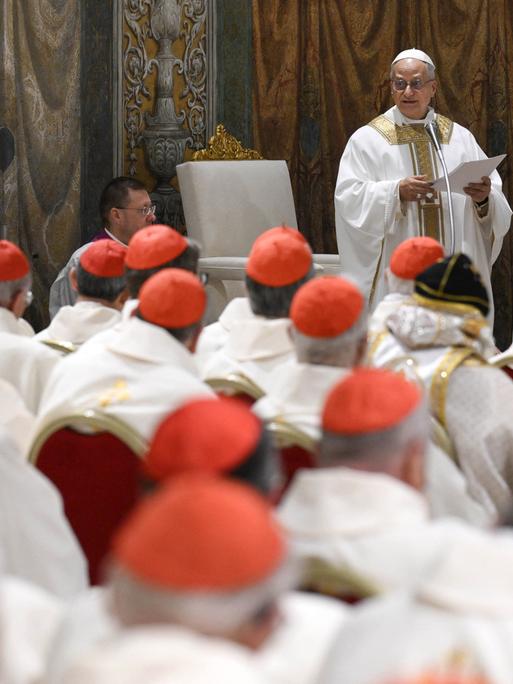 Am Morgen nach seiner Wahl zum 267. Papst zelebriert Papst Leo XIV. seine erste Messe als Papst