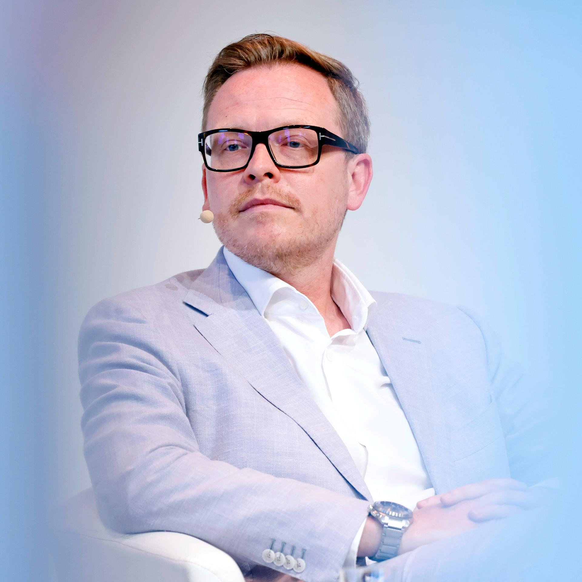 Markus Gabriel - Auch die Moral handelt von Tatsachen Markus Gabriel - Auch die Moral handelt von Tatsachen