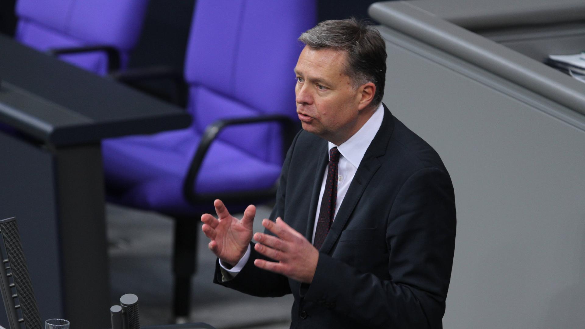 Stephan Mayer, Stephan Mayer, sportpolitischer Sprecher der CDU/CSU-Fraktion, spricht im Bundestag.