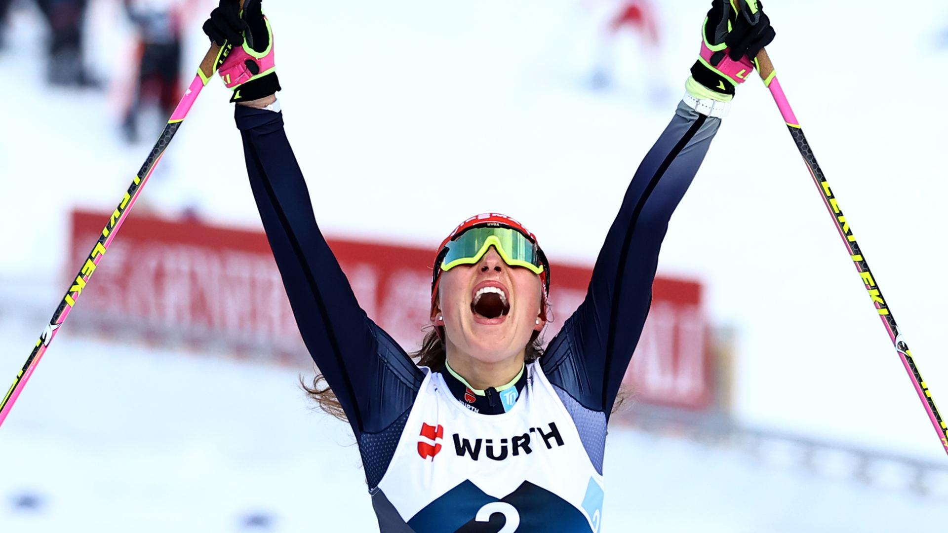 Kombiniererin Nathalie Armbruster hat bei der Nordischen Ski-WM im slowenischen Planica Silber im Einzel gewonnen.