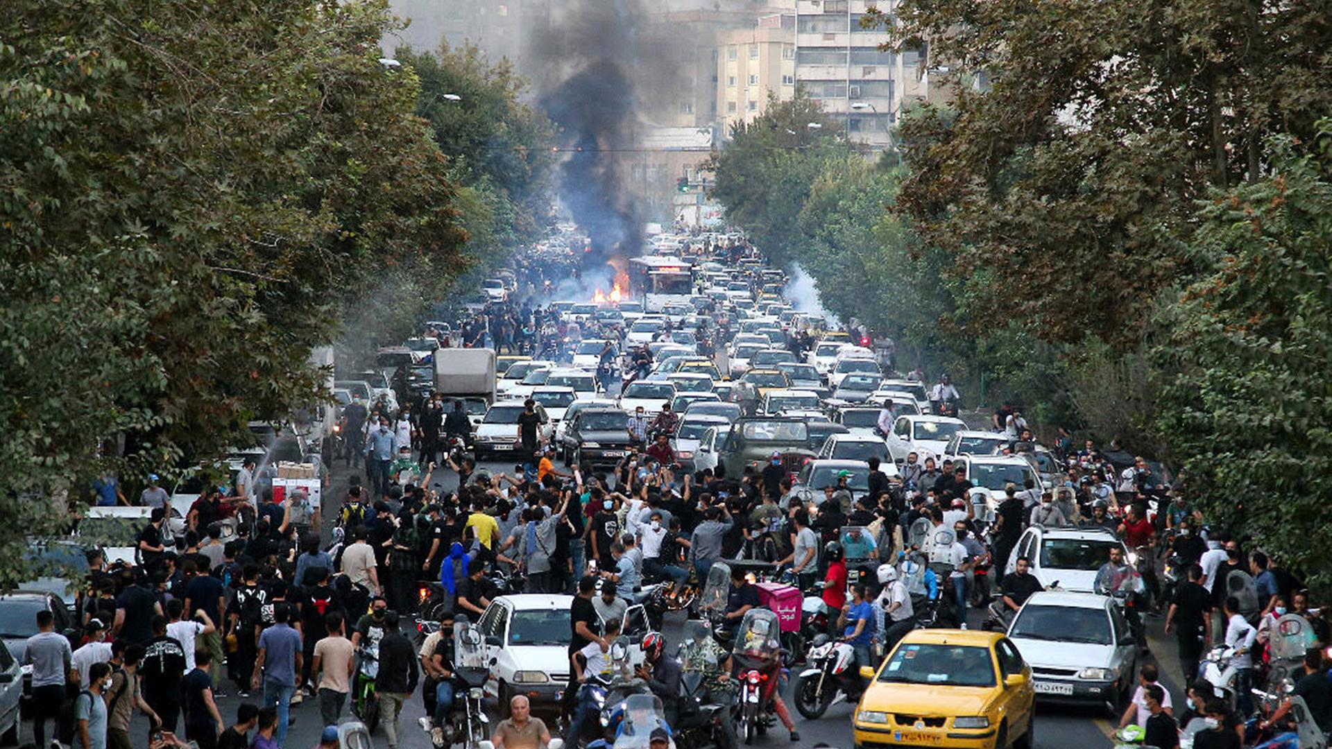 Proteste und Straßenchaos in Teheran am 21. September 2022.