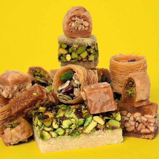 Baklava der syrischen Bäckerei Damaskus aus Berlin-Neukölln hergestellt für das Zuckerfest