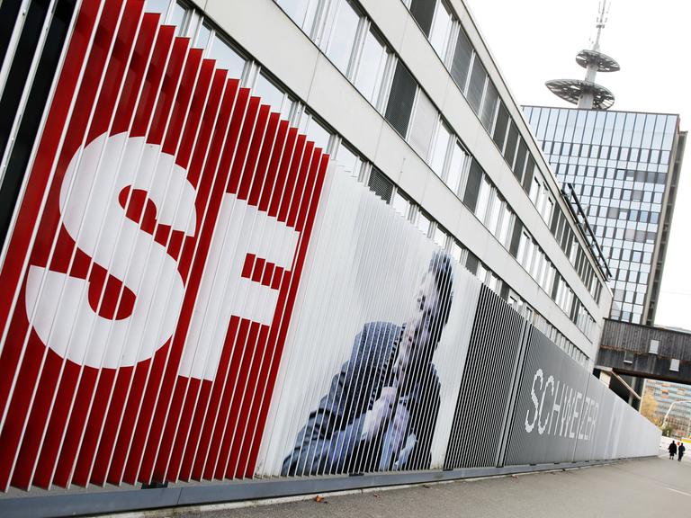 Das Schweizer Fernsehen SF ist Teil der Schweizerischen Radio- und Fernsehgesellschaft (SRG SSR)