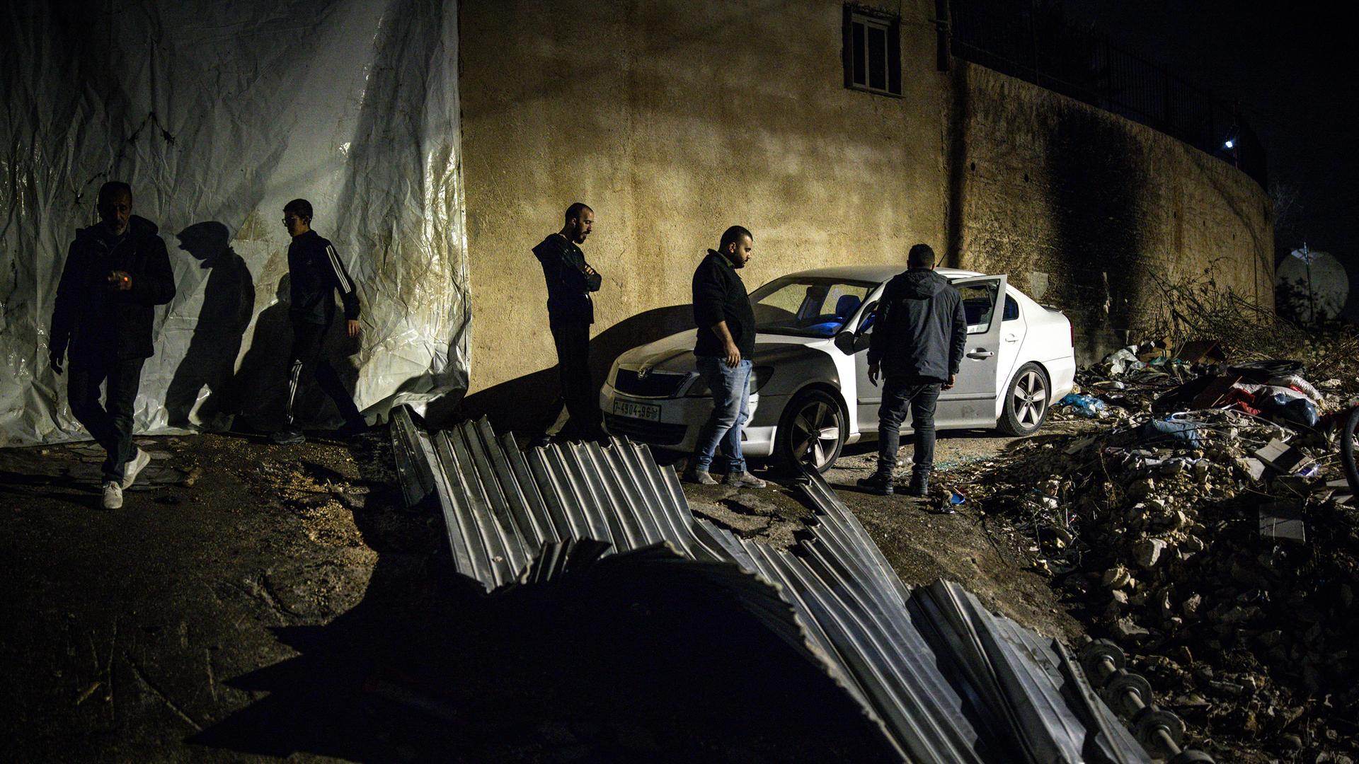 Westjordanland - Medienberichte: Israelische Soldaten sollen Palästinenser erschossen haben, die sich ergeben hatten